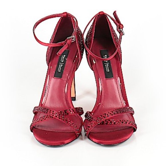 WHITE HOUSE BLACK MARKET GEMINA CRIMSON / RED BEADED STILETTO, sz 8.5 new in box - Picture 3 of 13